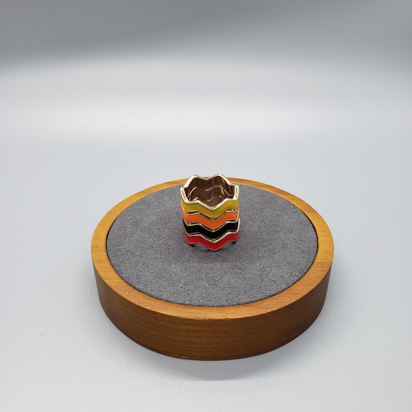 Mark. Ringmasters Rings - Picture 2 of 5